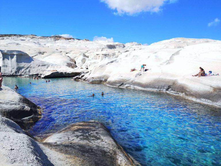 Plage de Sarakiniko, à Milos