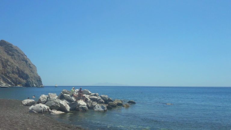 Santorin, plage de Perissa