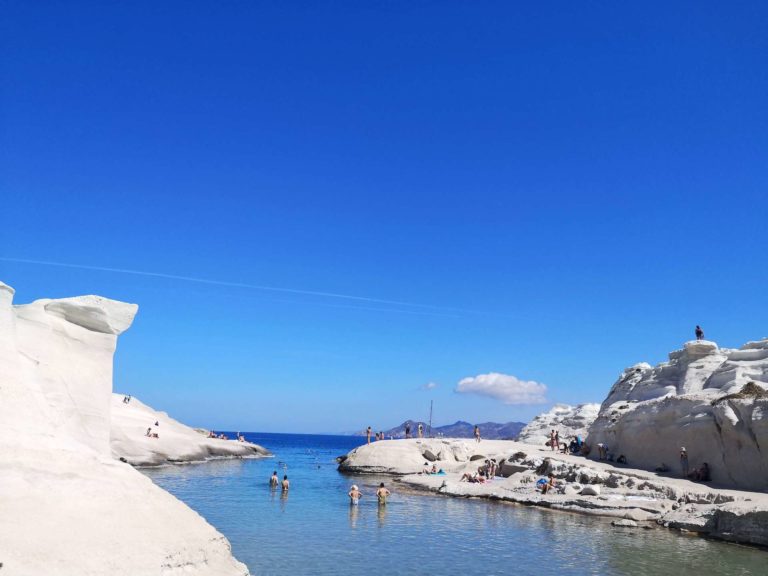 Milos de la plage de Sarakiniko