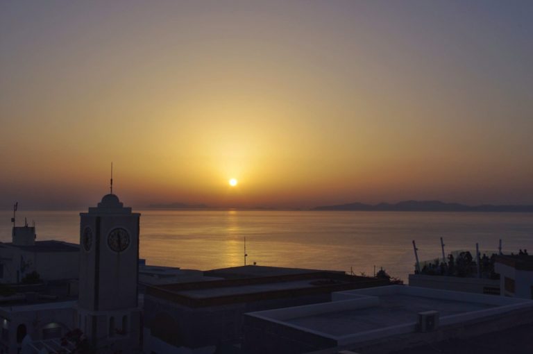 Vue du sunset depuis le rooftop à Oia