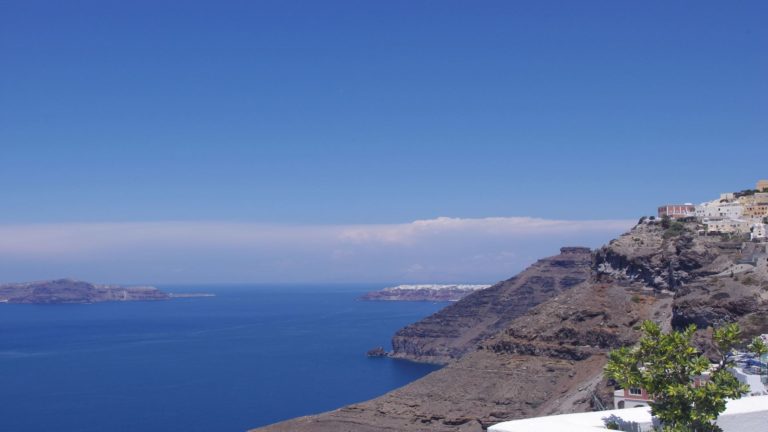 Vue sur la falaise Santorin